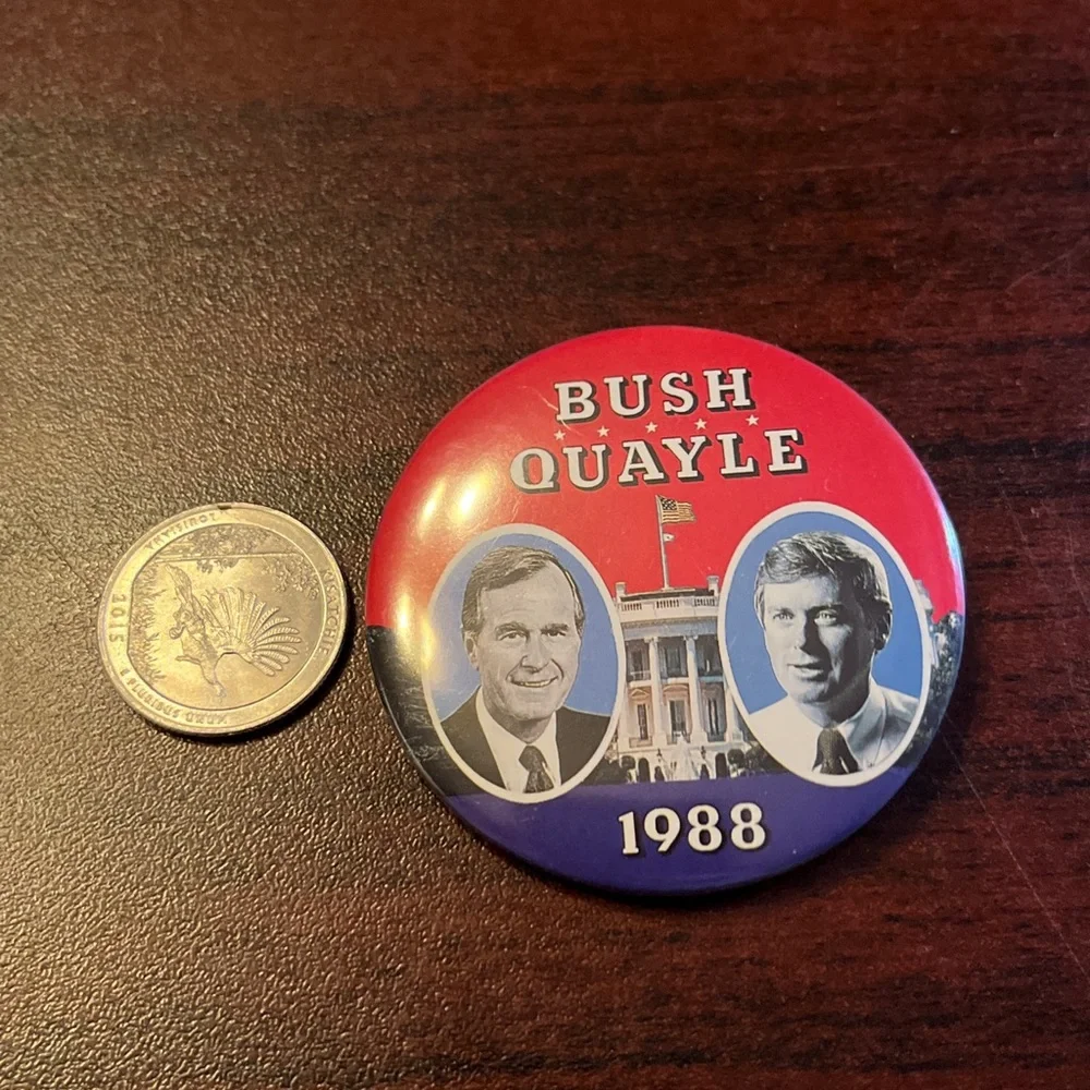 Vintage 1988 George Bush/Quayle‎ Presidential Campaign Button Pin